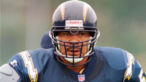 junior.seau.jpg